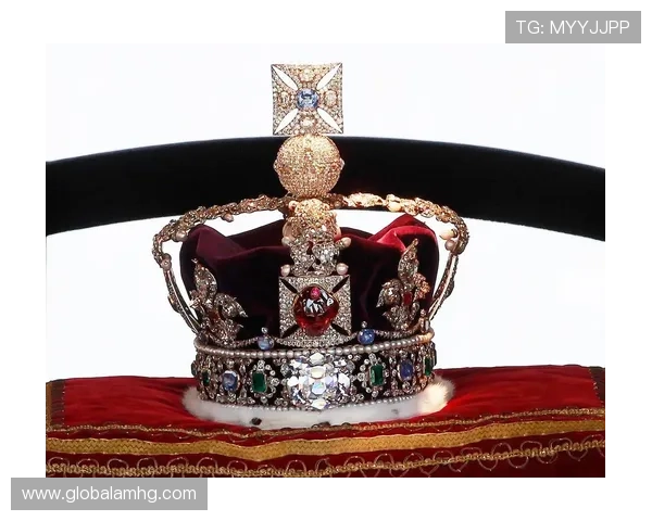 皇冠的历史演变与文化意义，探索王权象征的深厚底蕴